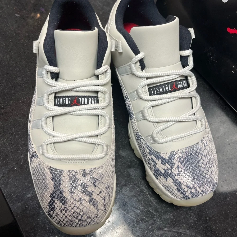 The Air Jordan 11 Low LE “Snakeskin” sz 11.5